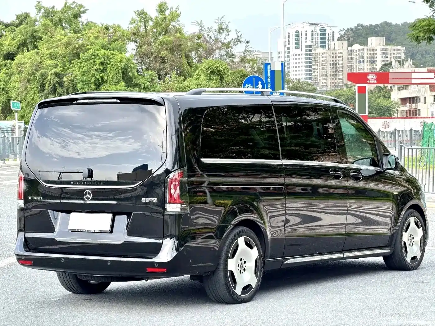 Mercedes-Benz V-Class 2025 2024 V 300 L Long Wheelbase Luxury Edition