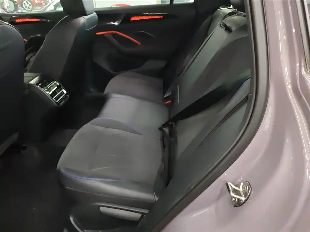 Volkswagen Tiguan L 2024 PRO 330TSI FWD R-Line Intelligent Premium Edition фото 13