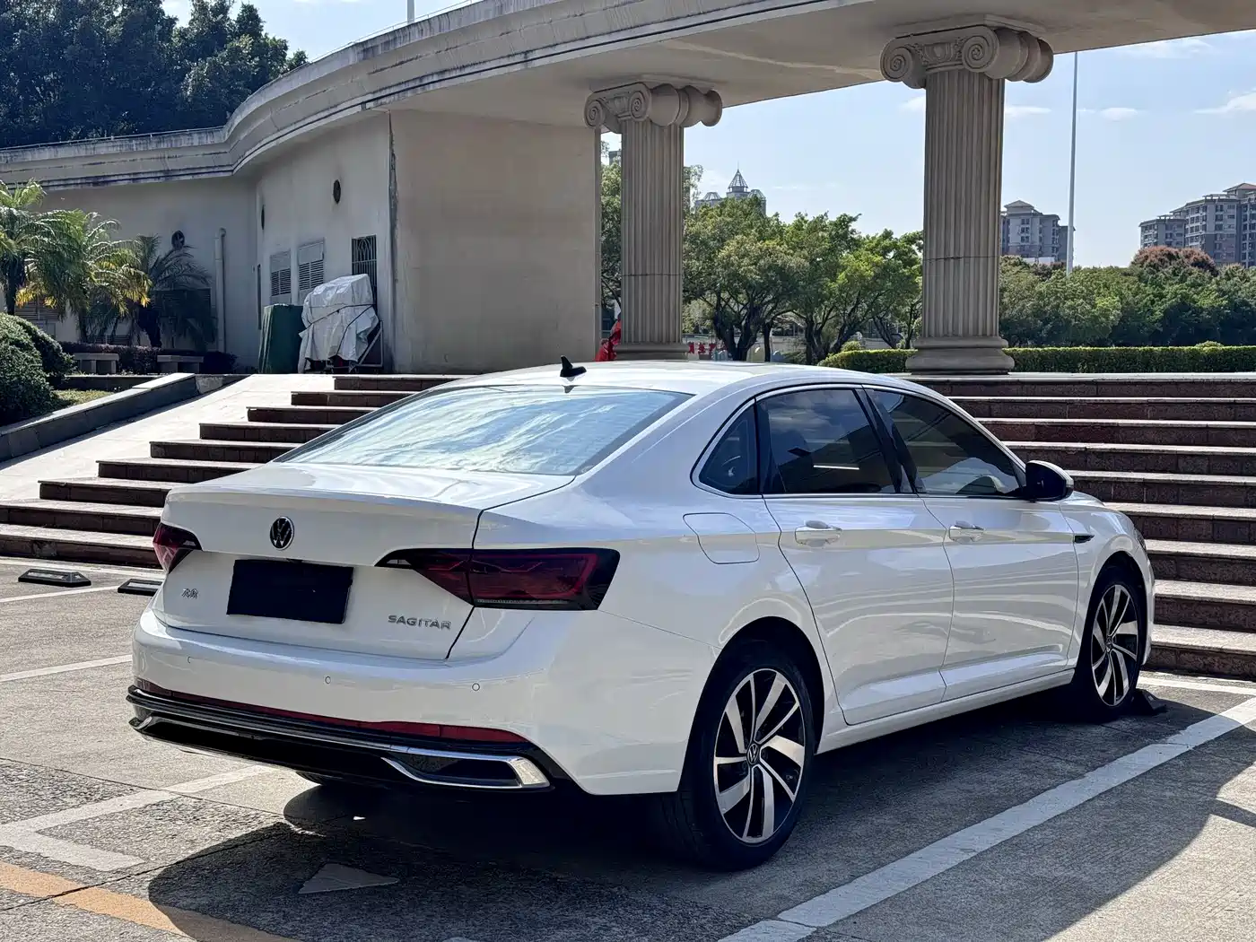 Volkswagen Sagitar 2023 300TSI DSG Excellence Edition фото 10