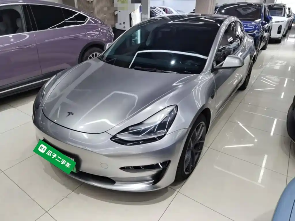 Фото 2 - Tesla Model 3