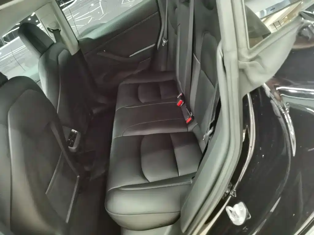 Фото 17 - Tesla Model 3