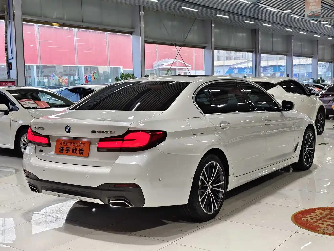 BMW 5 Series 2023 530Li Leading M Sport Package фото 4
