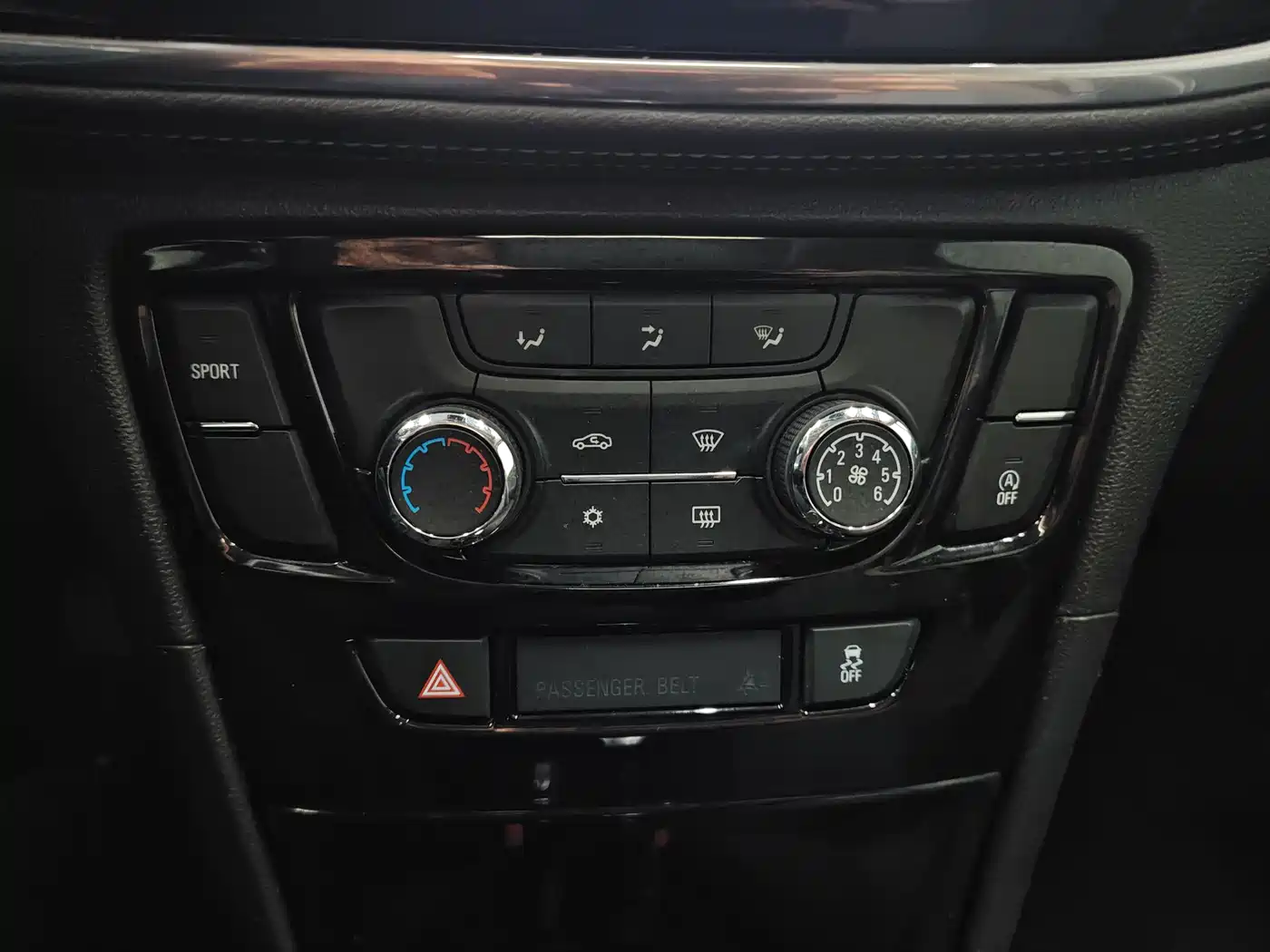 Buick Encore 2017 18T Automatic 2WD Urban Leading фото 15