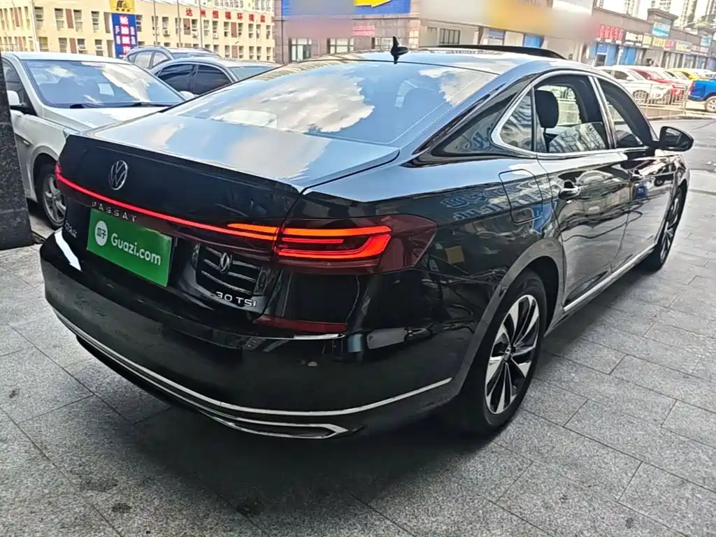 Фото 7 - Volkswagen Passat