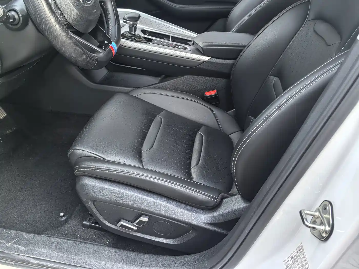 Фото 8 - Geely Preface