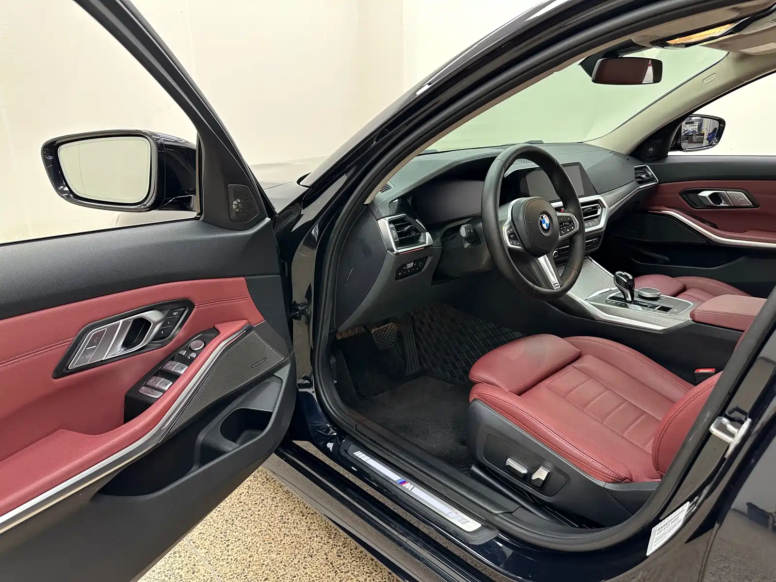 Photo 16 - BMW 3 Series