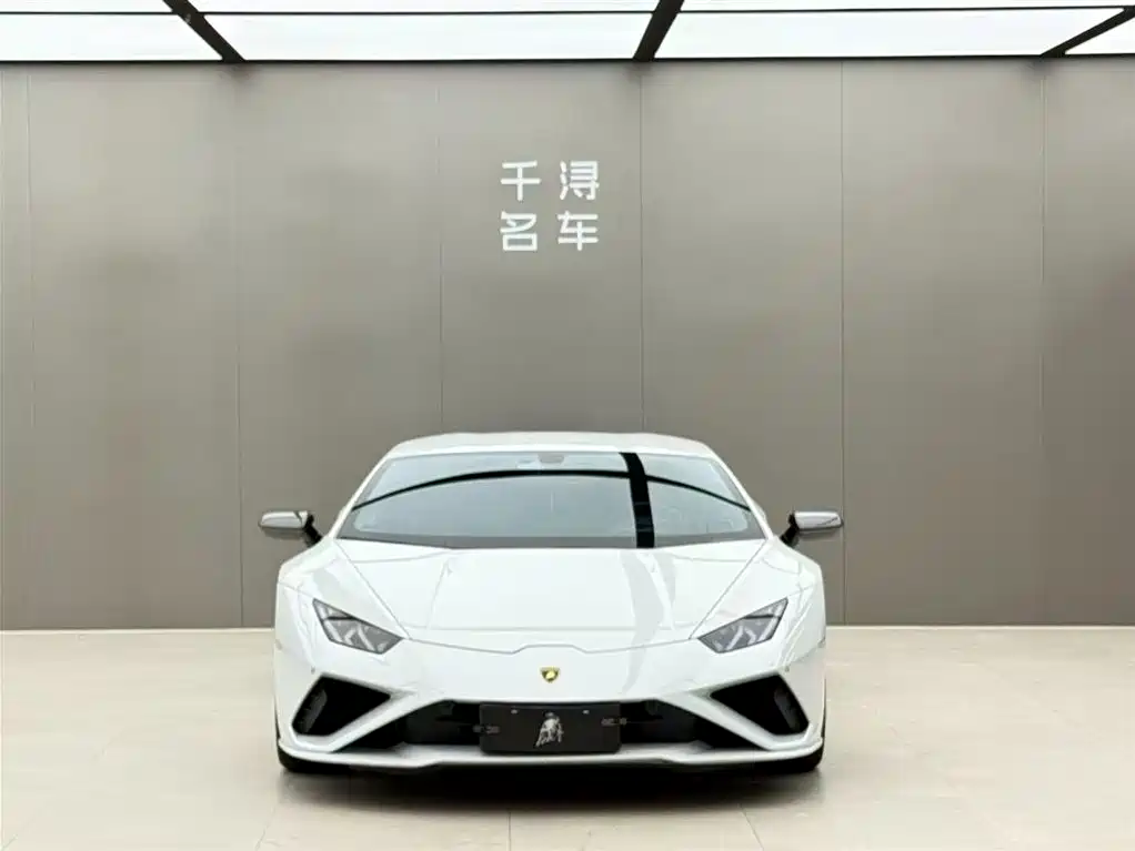 Lamborghini Huracán 2020 Huracán EVO RWD фото 2