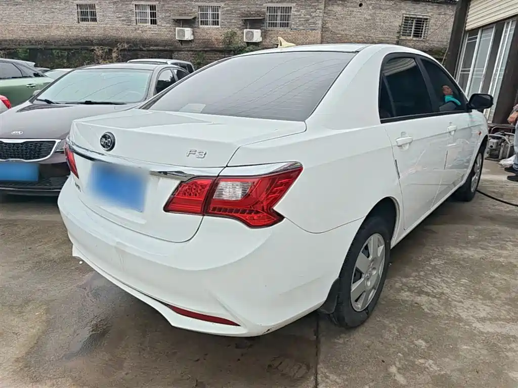 BYD F3 2020 1.5L Manual Premium Edition фото 7