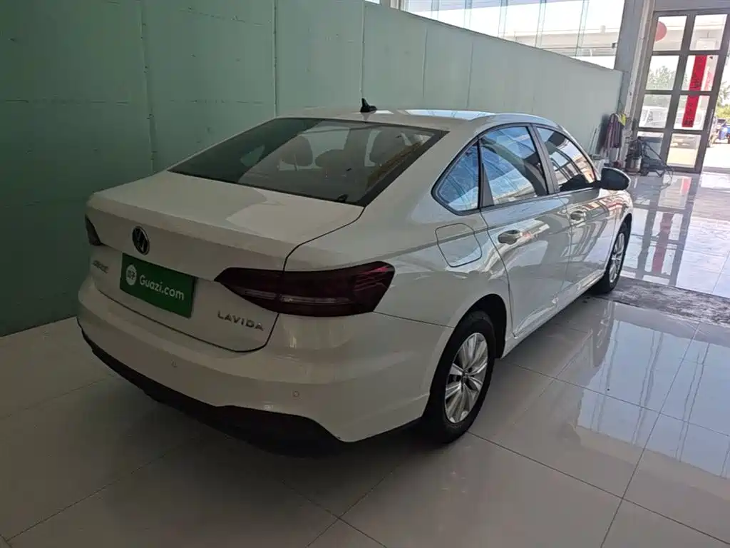 Volkswagen Lavida 2023 Facelift 1.5L Auto Comfort Edition фото 7