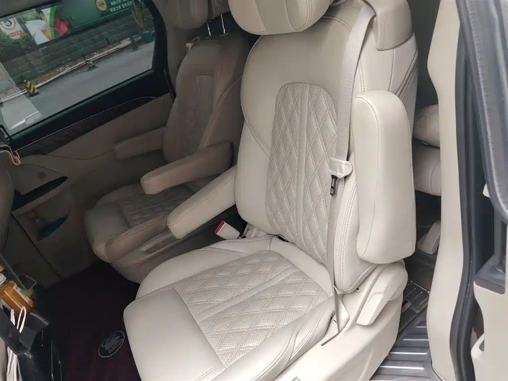 Buick GL8 2018 ES 28T Comfort Type China VI фото 15
