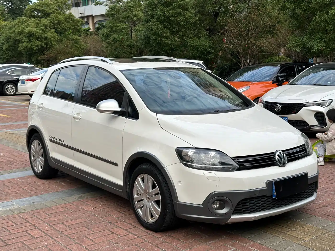 Volkswagen Golf (Import) 2011 1.4TSI Cross Golf фото 5