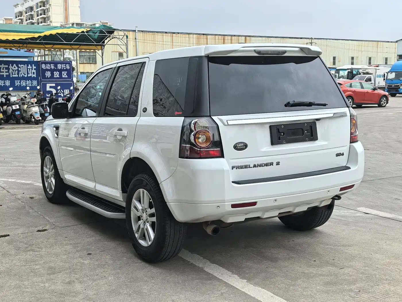 Land Rover Freelander 2 2014 2.0T Si4 SE Gasoline Edition фото 4
