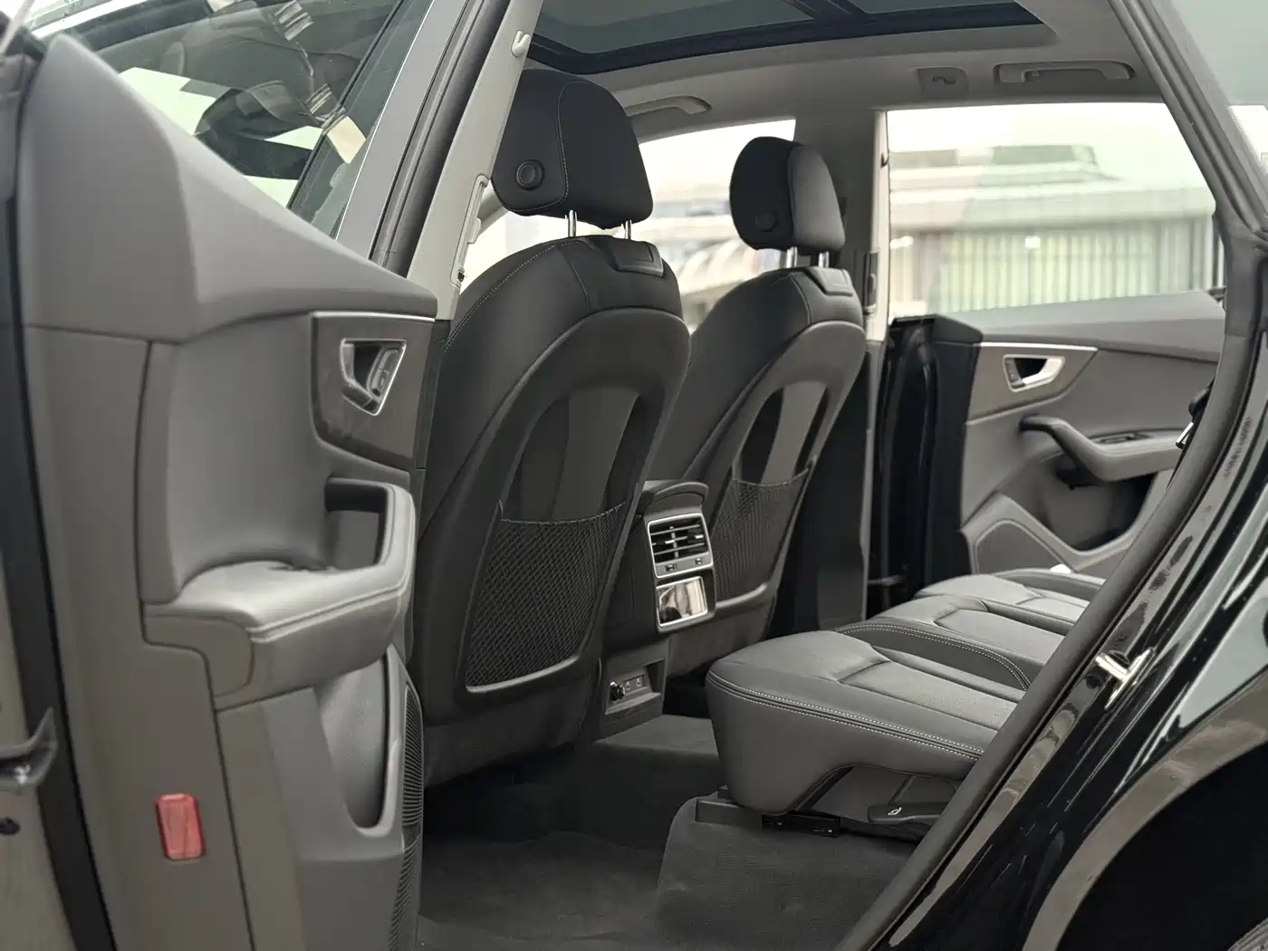 Audi Q8 2024 55 TFSI Luxury Sport фото 5