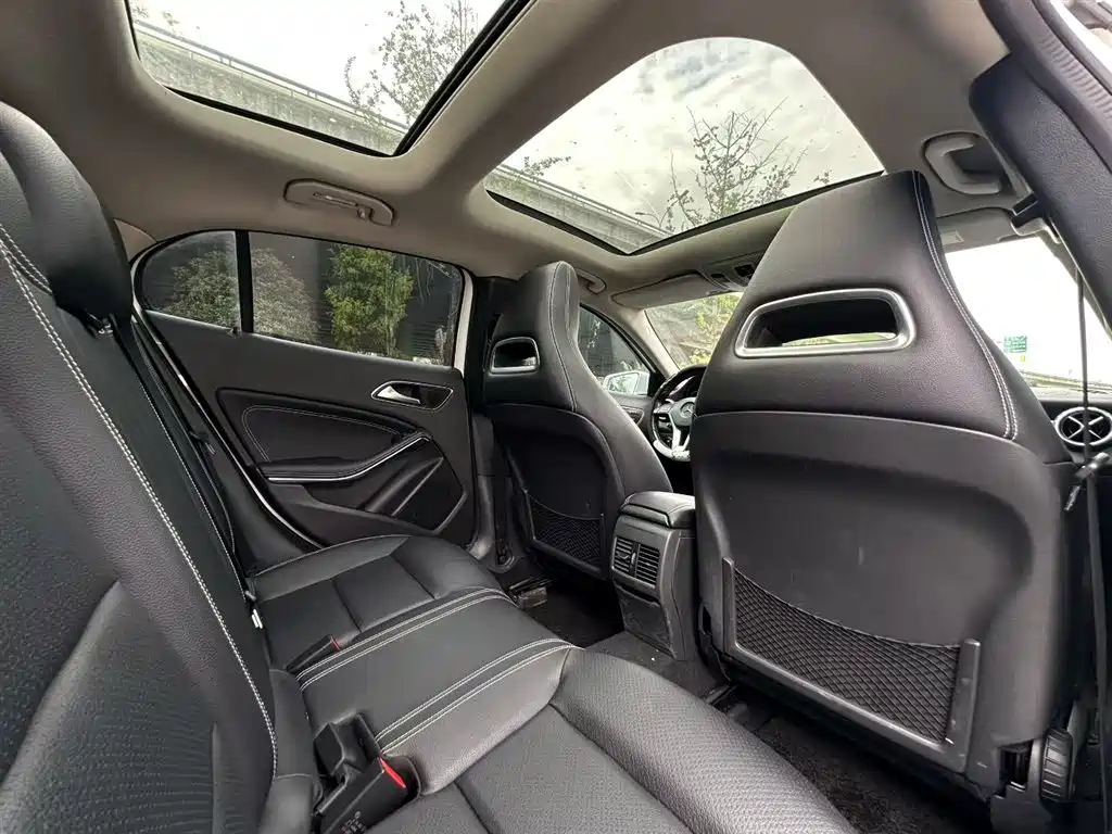 Mercedes-Benz GLA 2015 GLA 200 Fashion фото 7