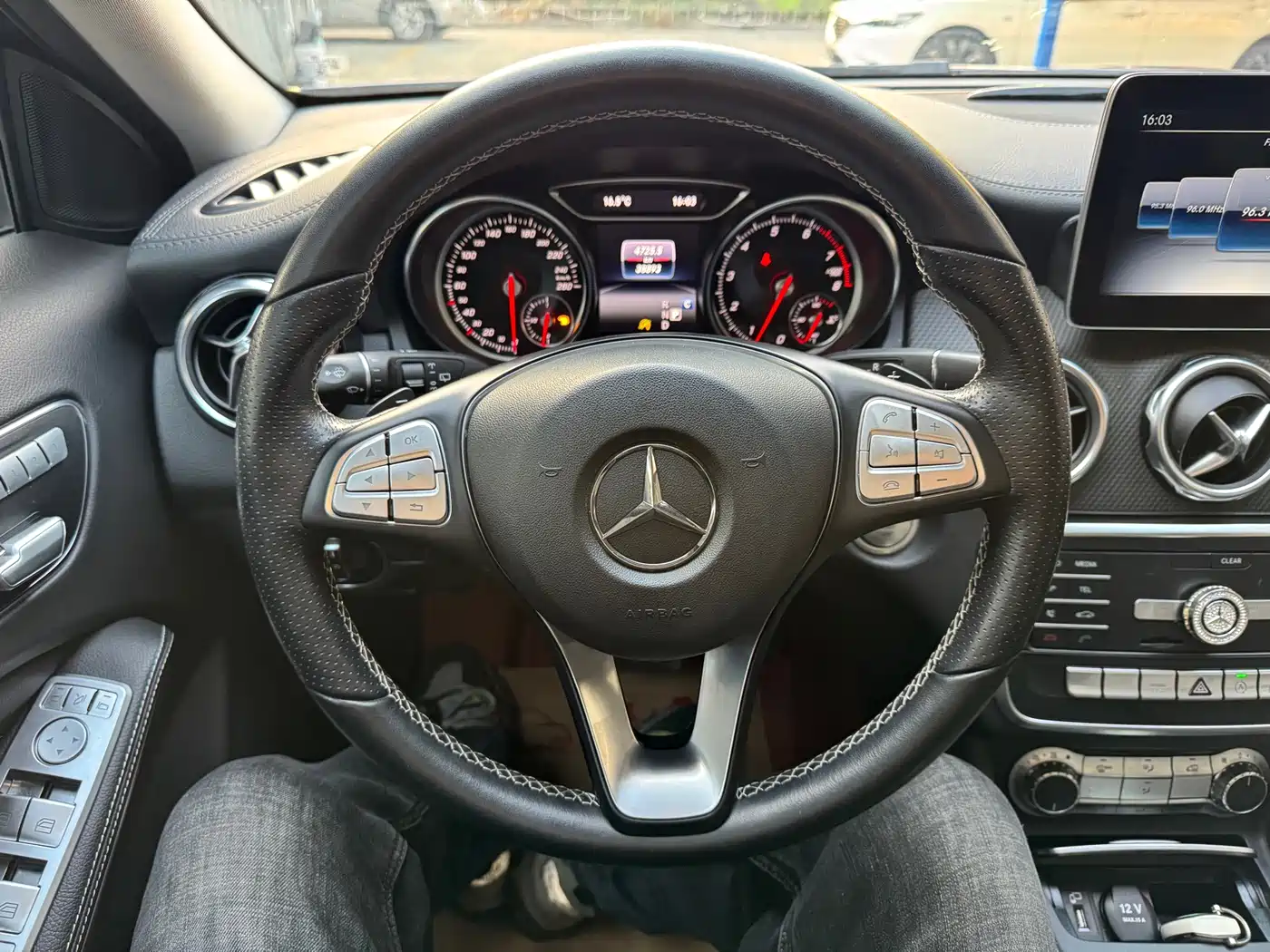 Mercedes-Benz GLA 2018 GLA 200 Fashion фото 15