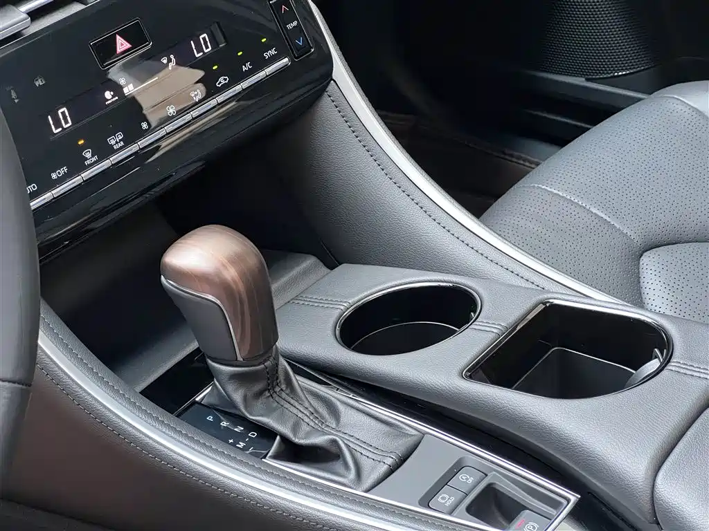 Toyota Avalon 2023 2.0L Luxury Edition фото 21