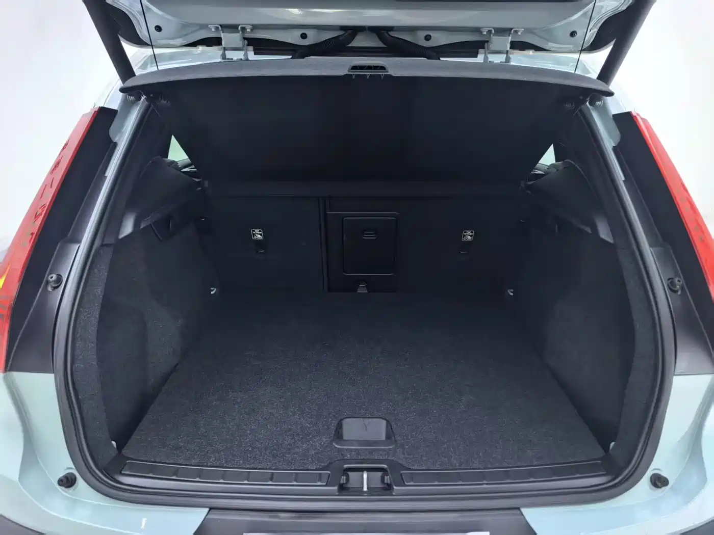 Фото 23 - Volvo XC40 (Import)