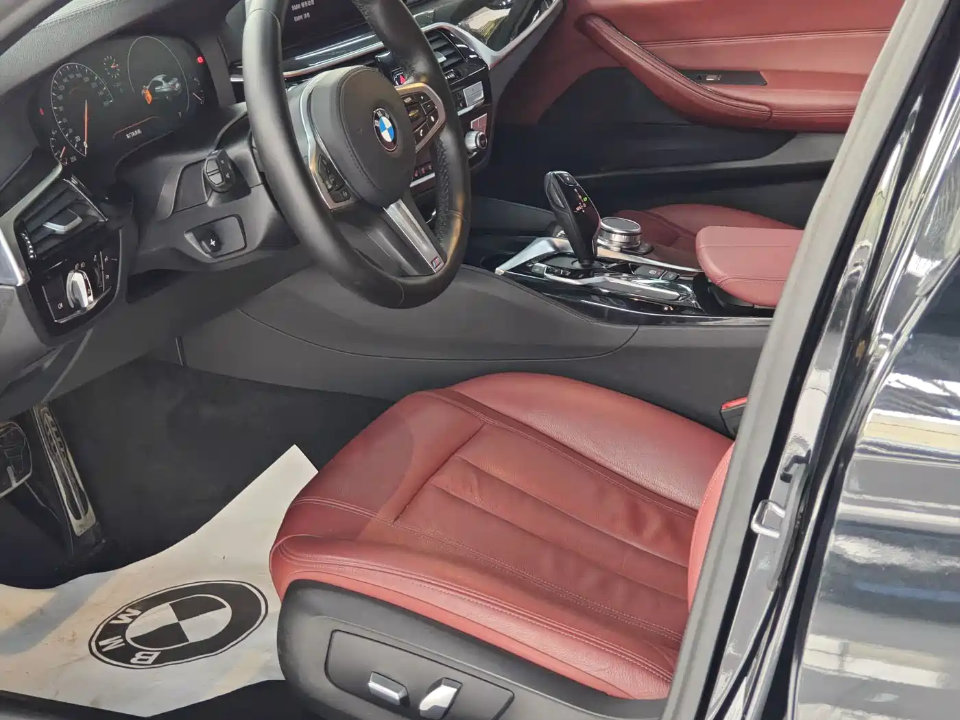 BMW 5 Series 2019 Facelift 530Li Leading M Sport Package фото 3