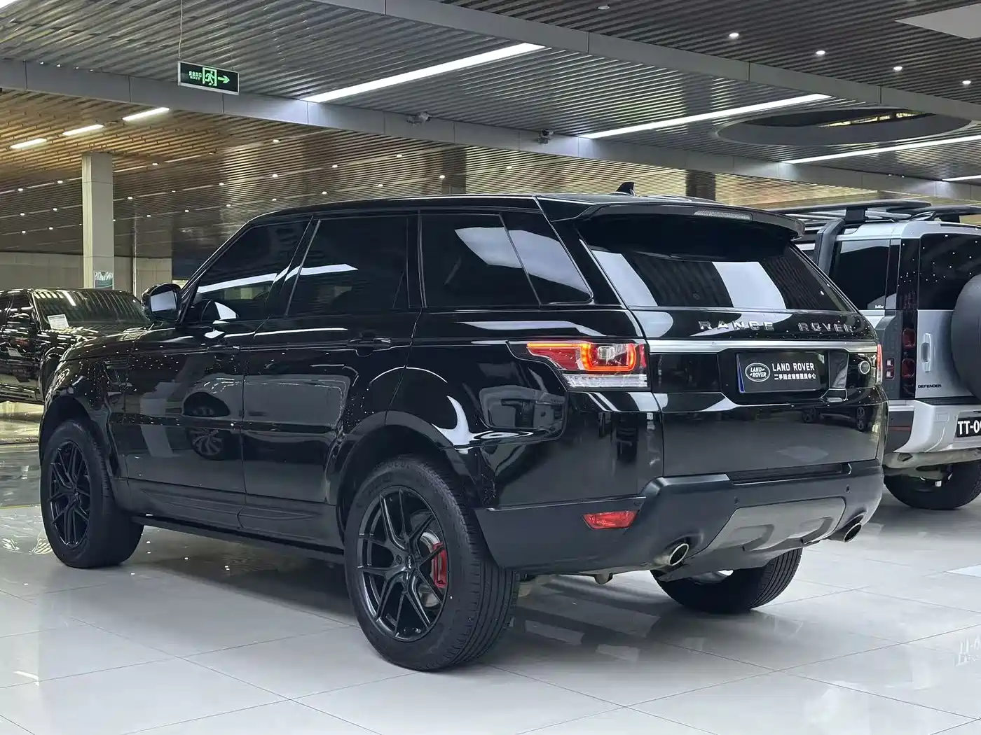 Land Rover Range Rover Sport 2016 Model 3.0 SC V6 SE фото 5