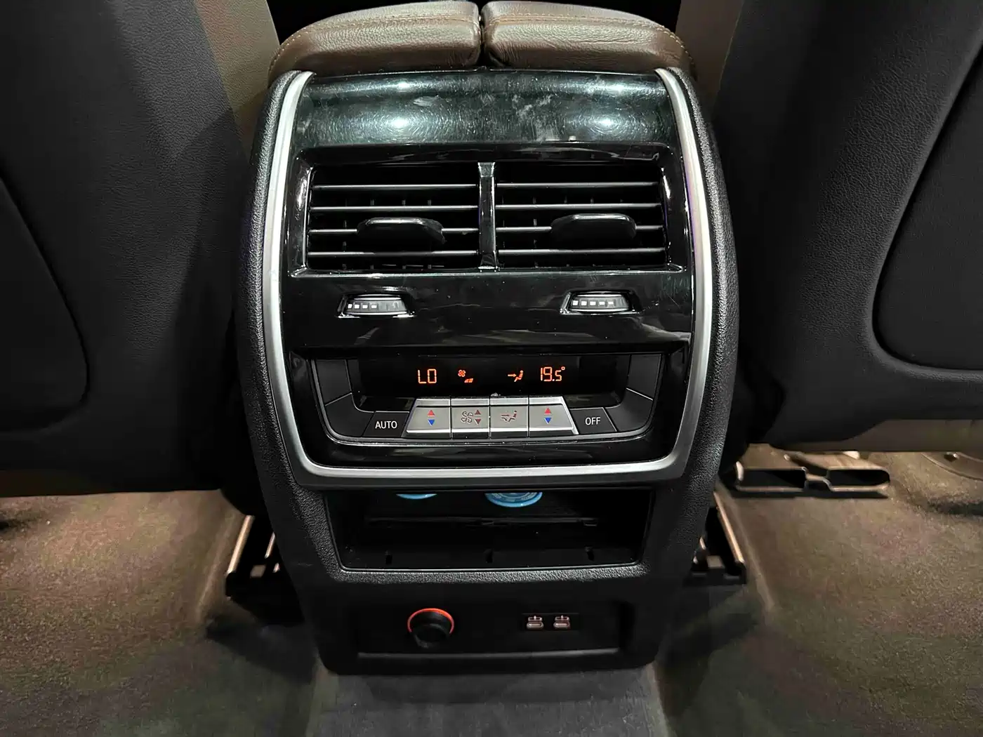 BMW X7 2019 xDrive40i Leading Luxury Package фото 25