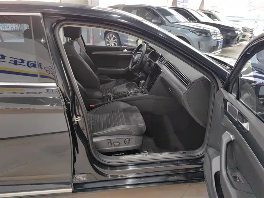 Volkswagen Magotan 2021 330TSI DSG 30th Anniversary Edition фото 8