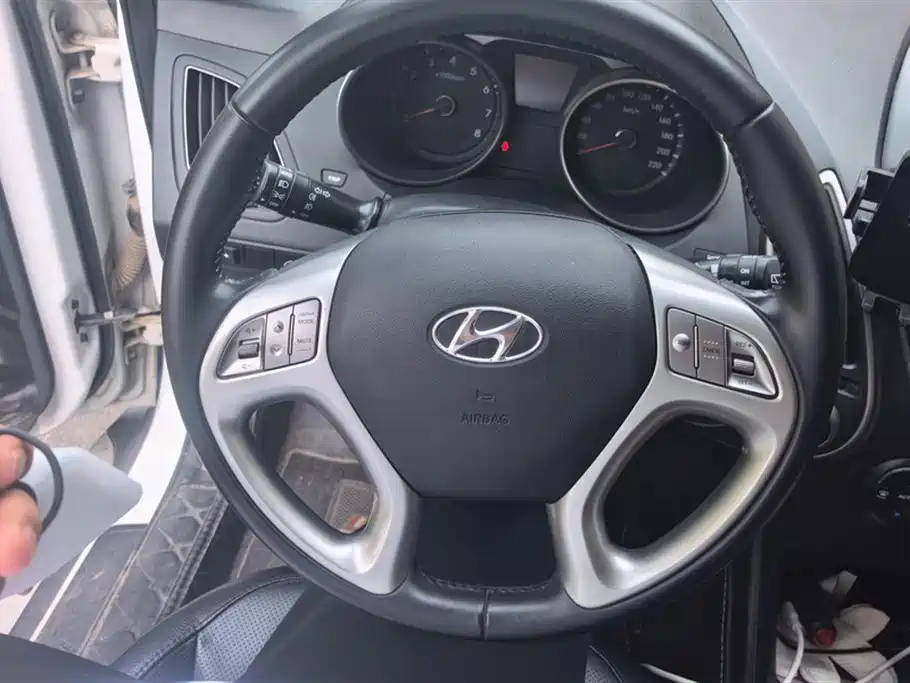 Hyundai Beijing Hyundai ix35 2015 2.0L Automatic 2WD Smart Type China IV фото 15