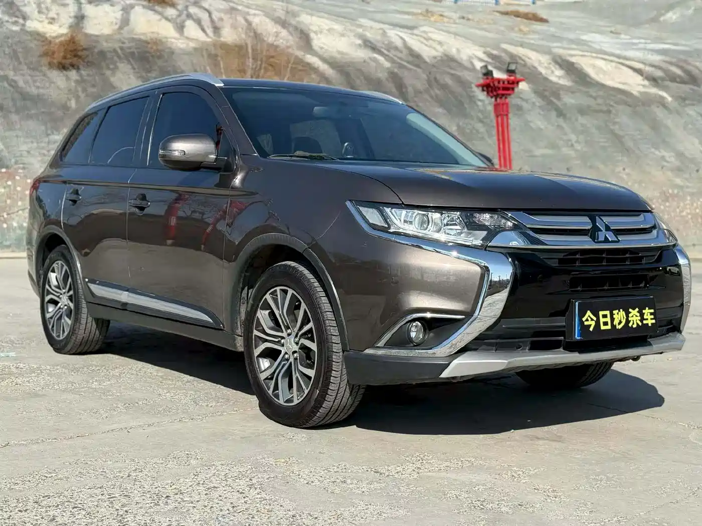 MITSUBISHI OUTLANDER