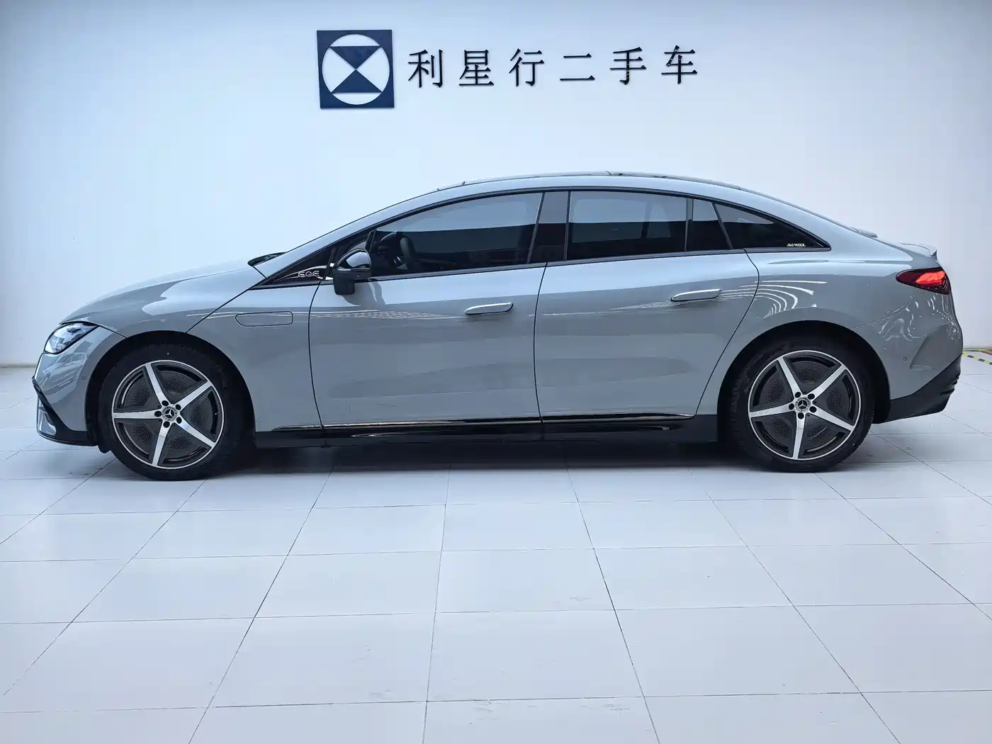 Mercedes-Benz EQE 2025 500 4MATIC Flagship фото 2