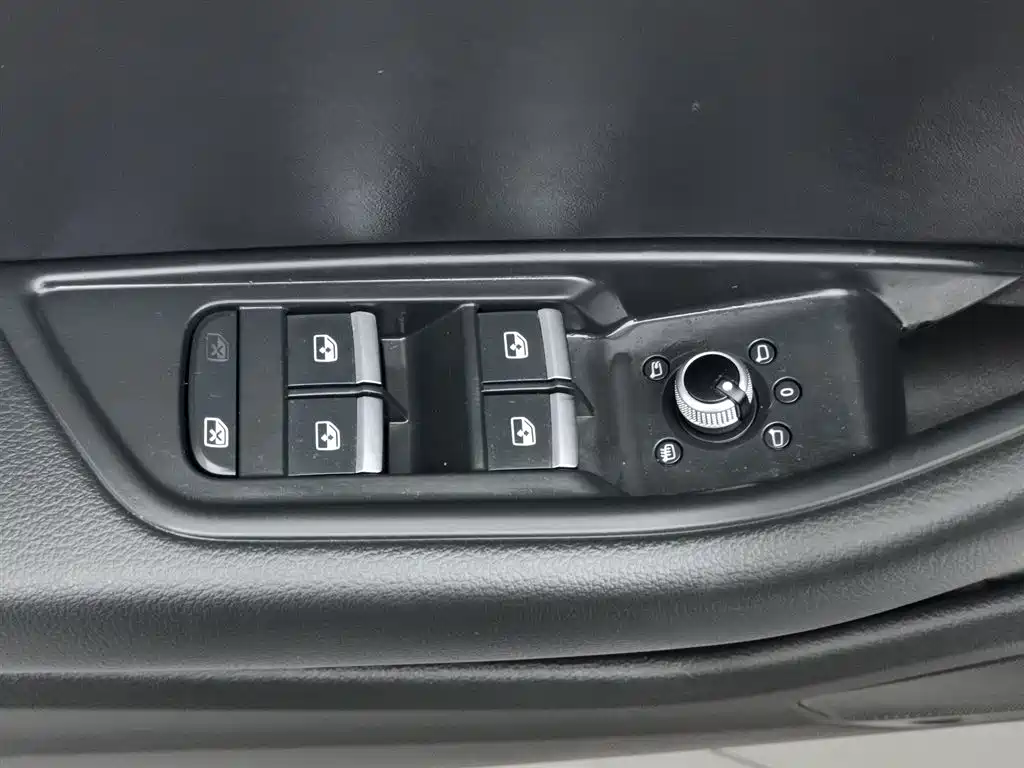 Audi A4L 2020 40 TFSI Fashion Dynamic Edition фото 9