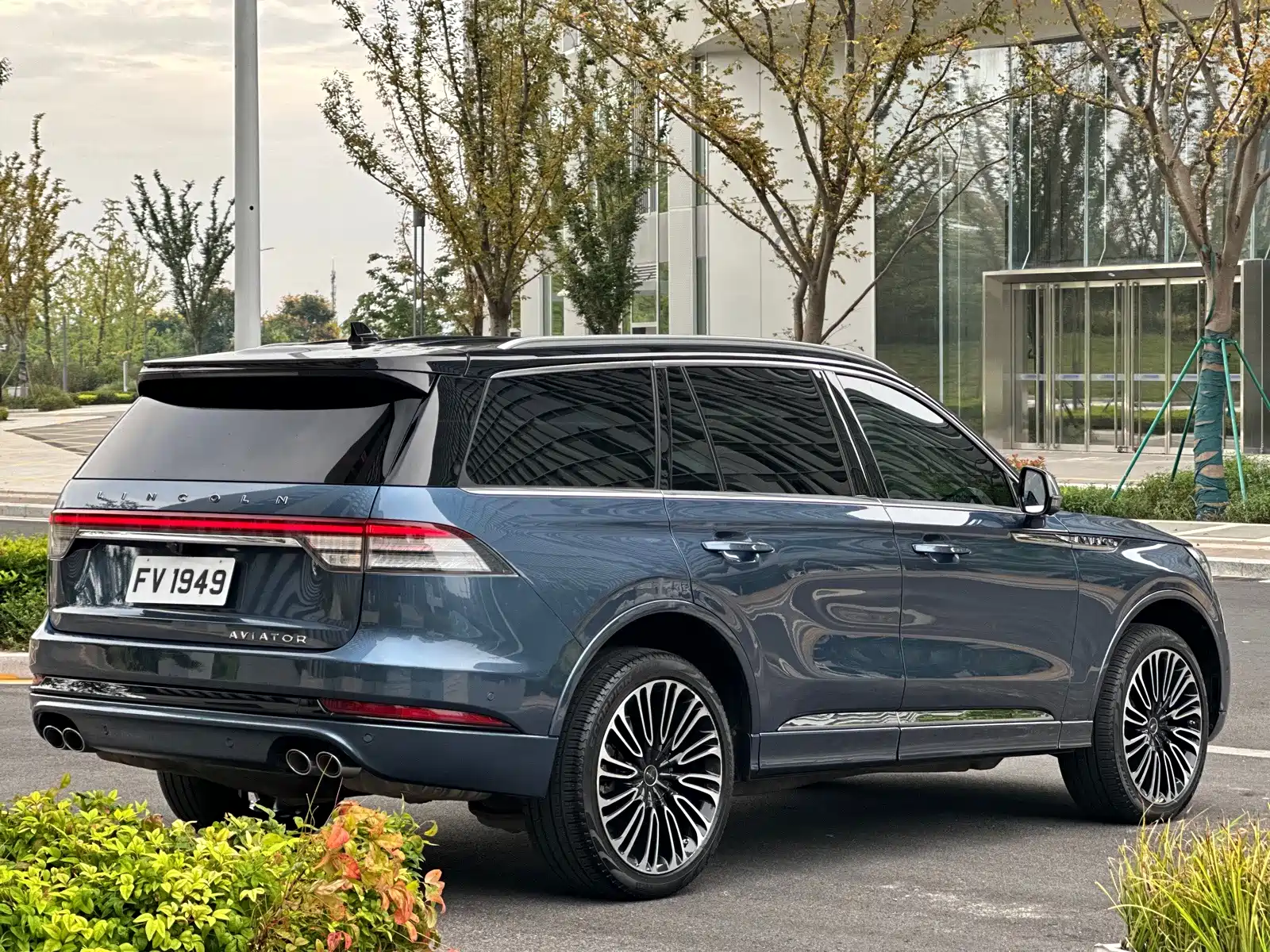 Фото 5 - Lincoln Aviator