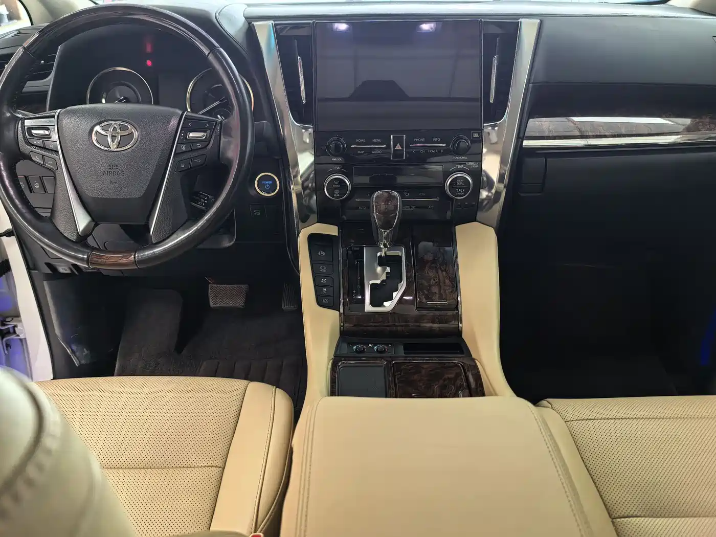 Toyota Alphard 2021 Hybrid 2.5L Luxury фото 5