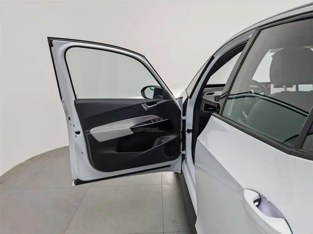 Volkswagen ID.3 2023 Ultimate Smart Edition фото 8