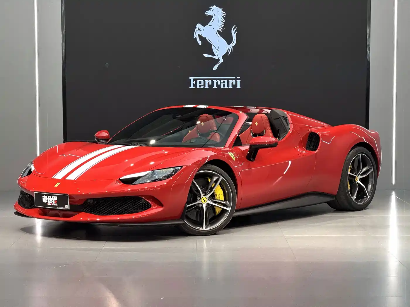 Фото 1 - Ferrari 296