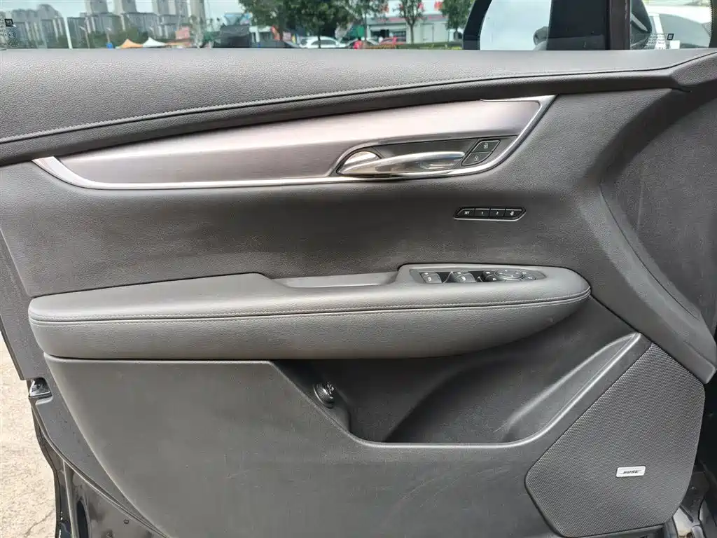 Cadillac XT6 2021 2.0T 7-Seater 4WD Trend Edition фото 7