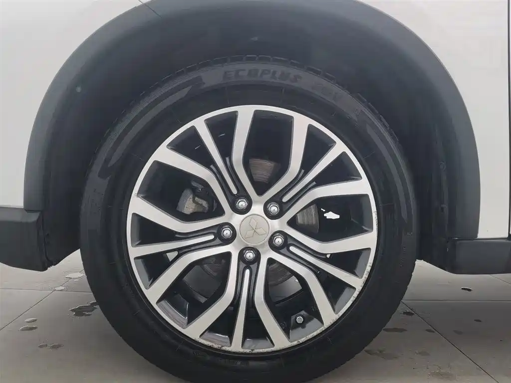 Mitsubishi Outlander 2018 2.0L 2WD Jiale Edition 7-seater фото 17