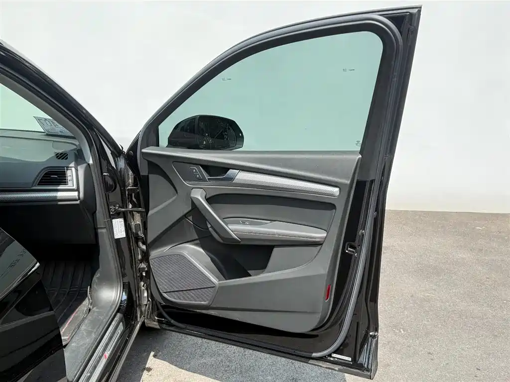 Audi Q5L 2020 45 TFSI Exclusive Fashion фото 15