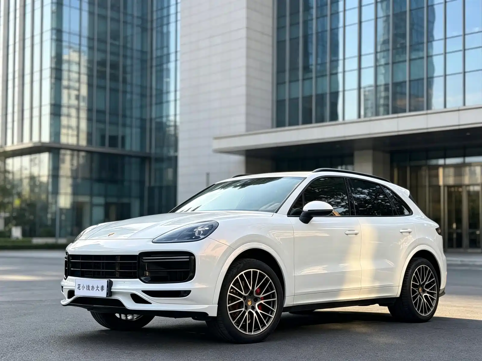 Фото 1 - Porsche Cayenne