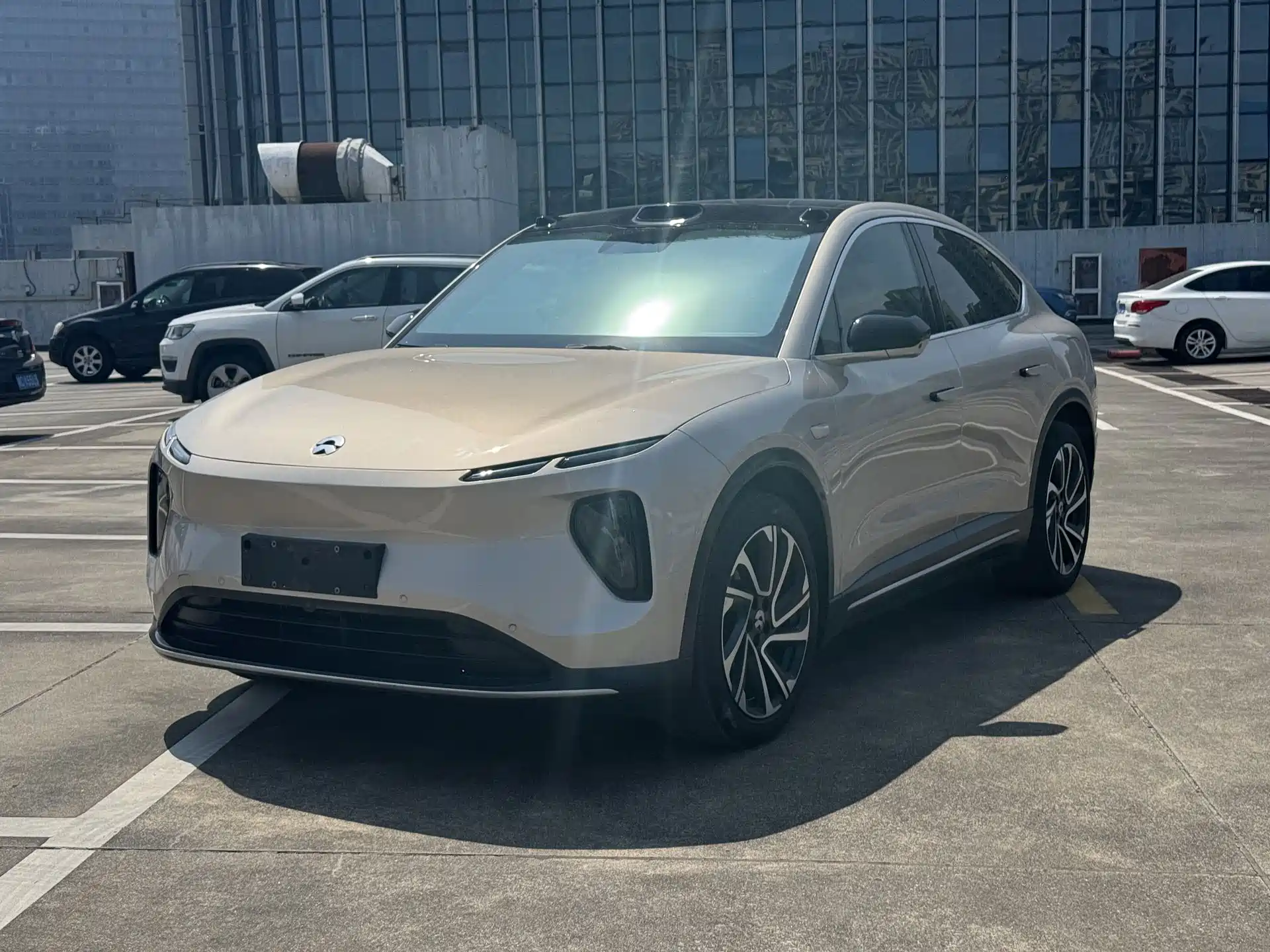 Фото 1 - NIO EC6