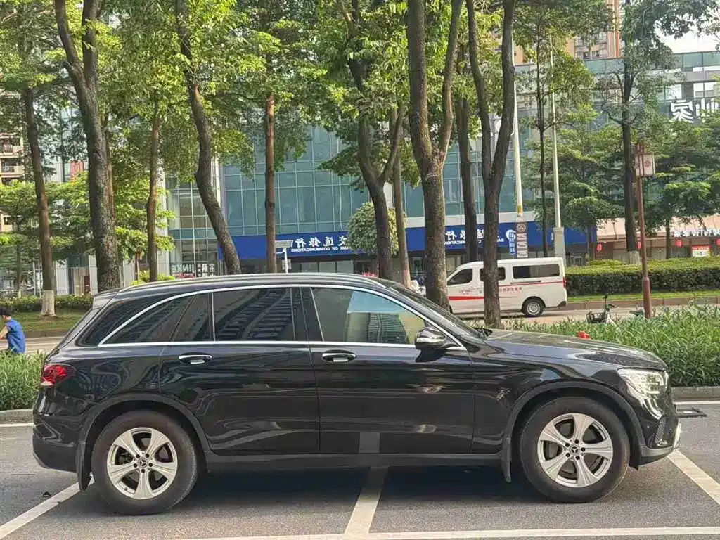 Mercedes-Benz GLC 2020 GLC 260 L 4MATIC Dynamic фото 4