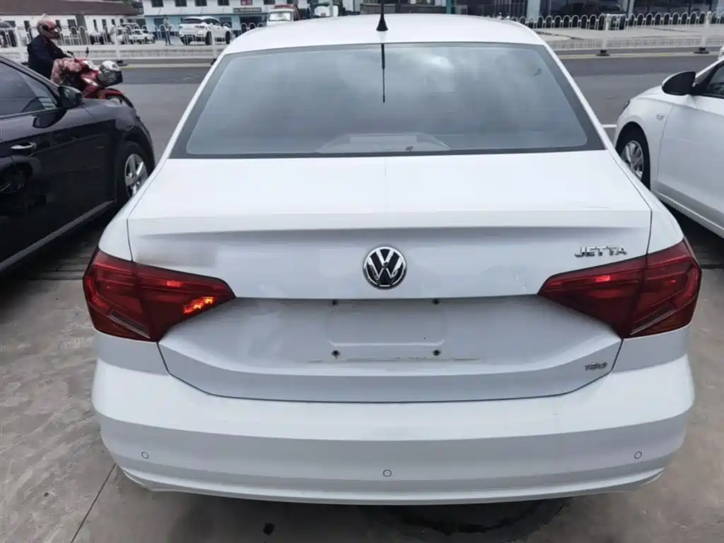 Volkswagen Jetta 2019 Dream Edition 1.5L Manual Fashion фото 6