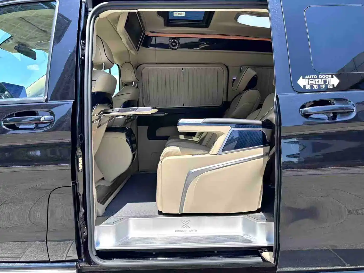 Mercedes-Benz Vito 2023 2.0T Business 7-Seater фото 9