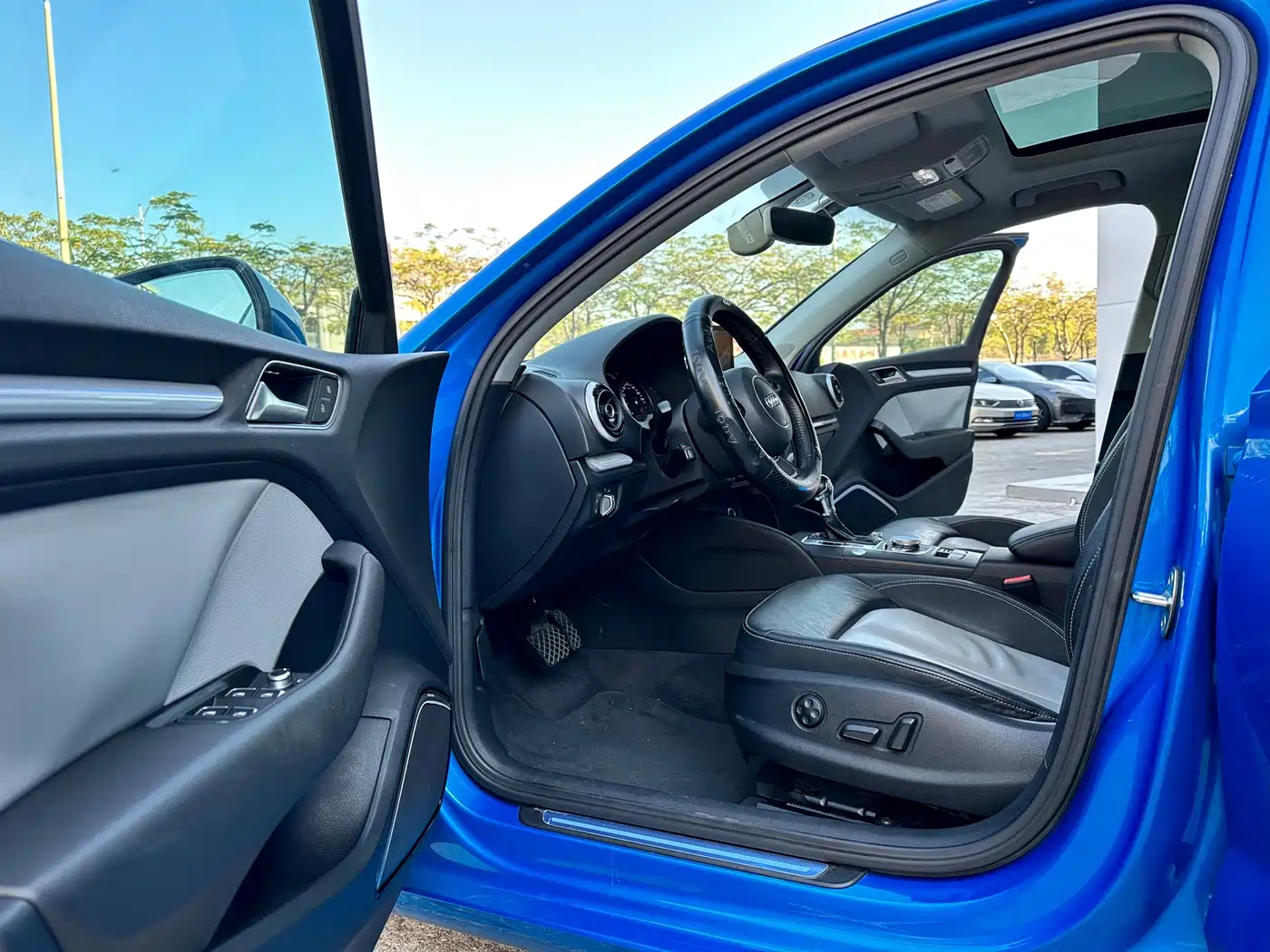 Audi A3 2016 Limousine 40 TFSI Luxury фото 11