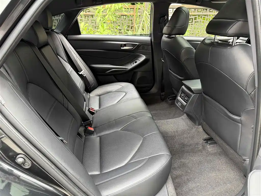 Toyota Avalon 2022 2.0L Luxury Edition фото 17