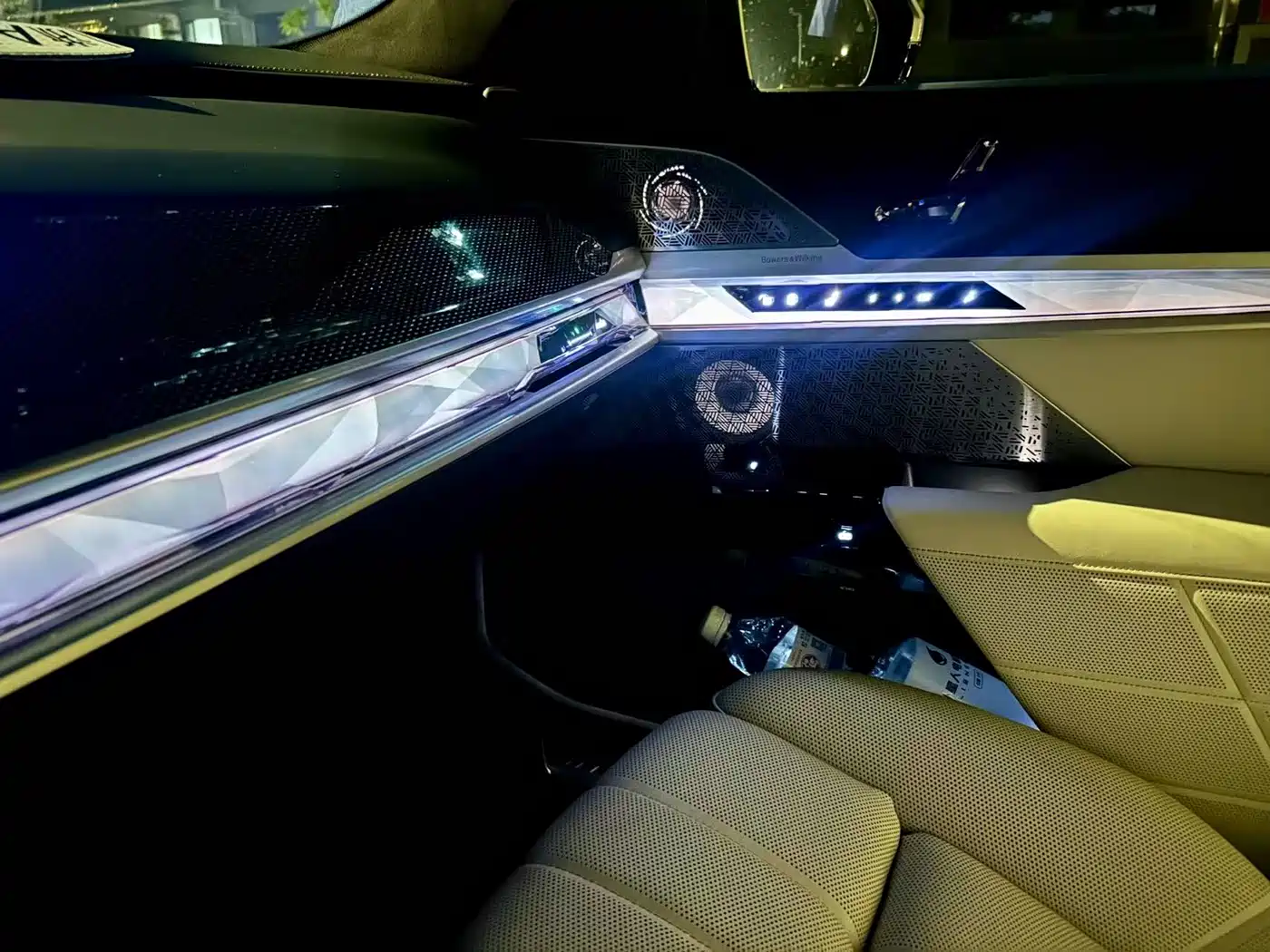 BMW i7 2023 Model xDrive60L M Sport Package фото 24