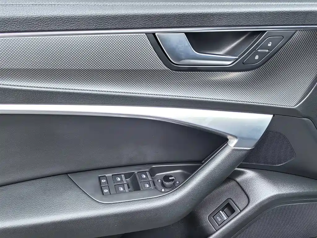 Audi A6L 2021 45 TFSI Exclusive Sport фото 15