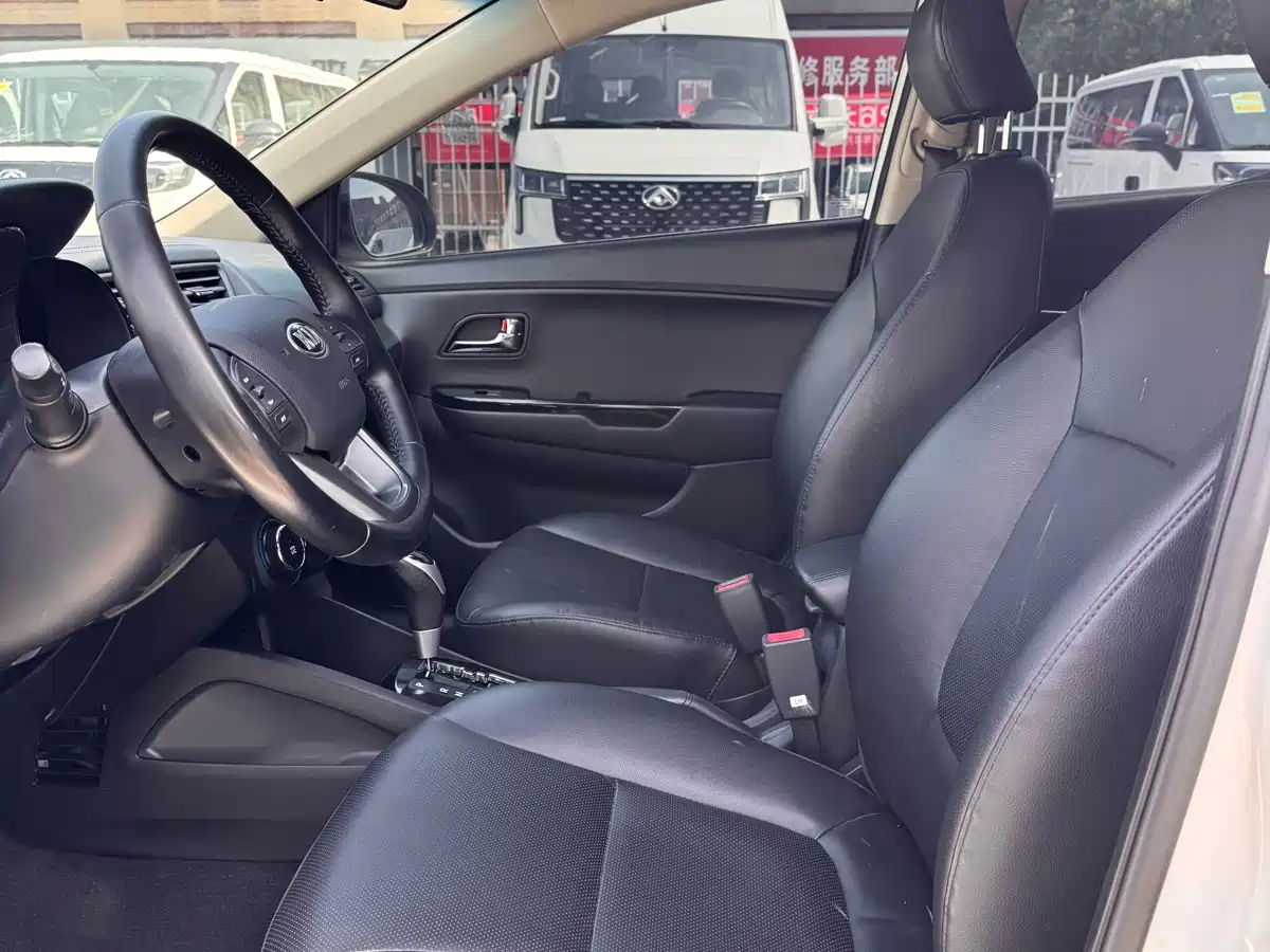 Kia K2 2012 Hatchback 1.6L AT Premium фото 9