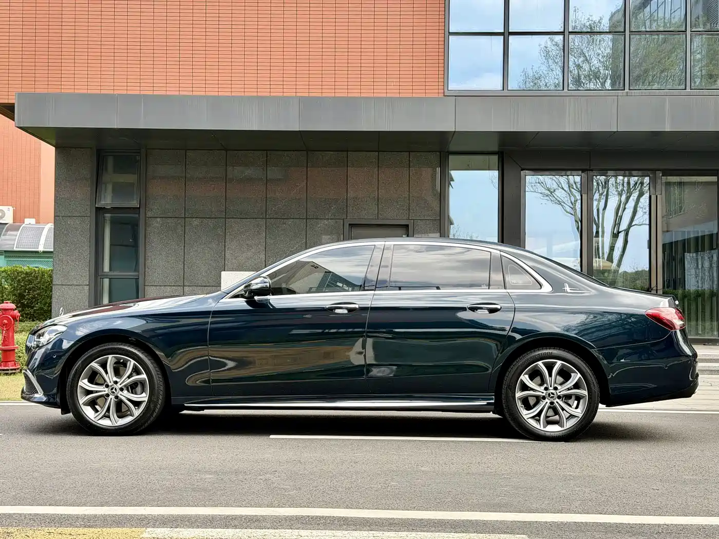 Mercedes-Benz E-Class 2023 Facelift E 300 L Sport Luxury фото 8