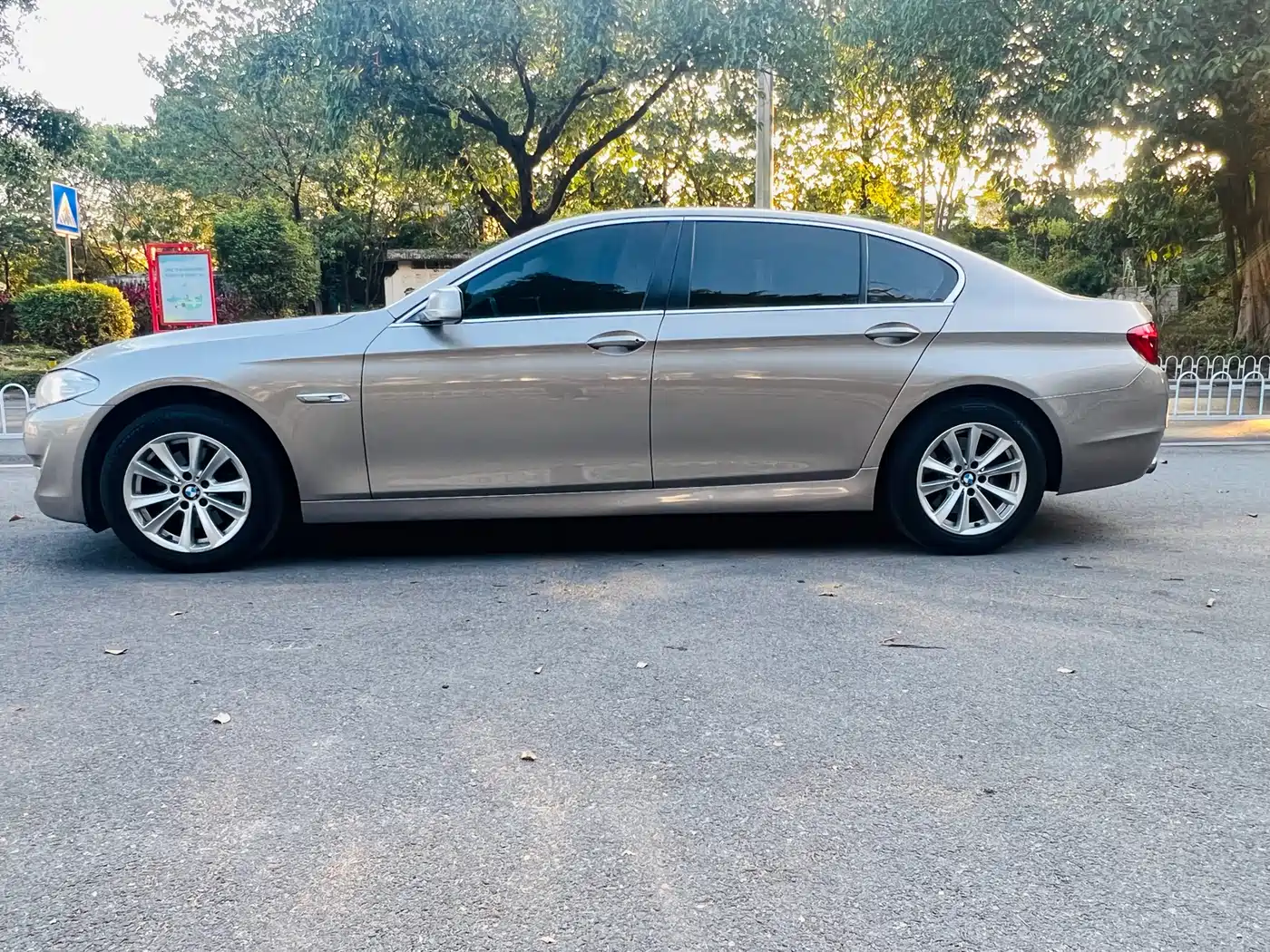BMW 5 Series 2013 520Li Elegance фото 11