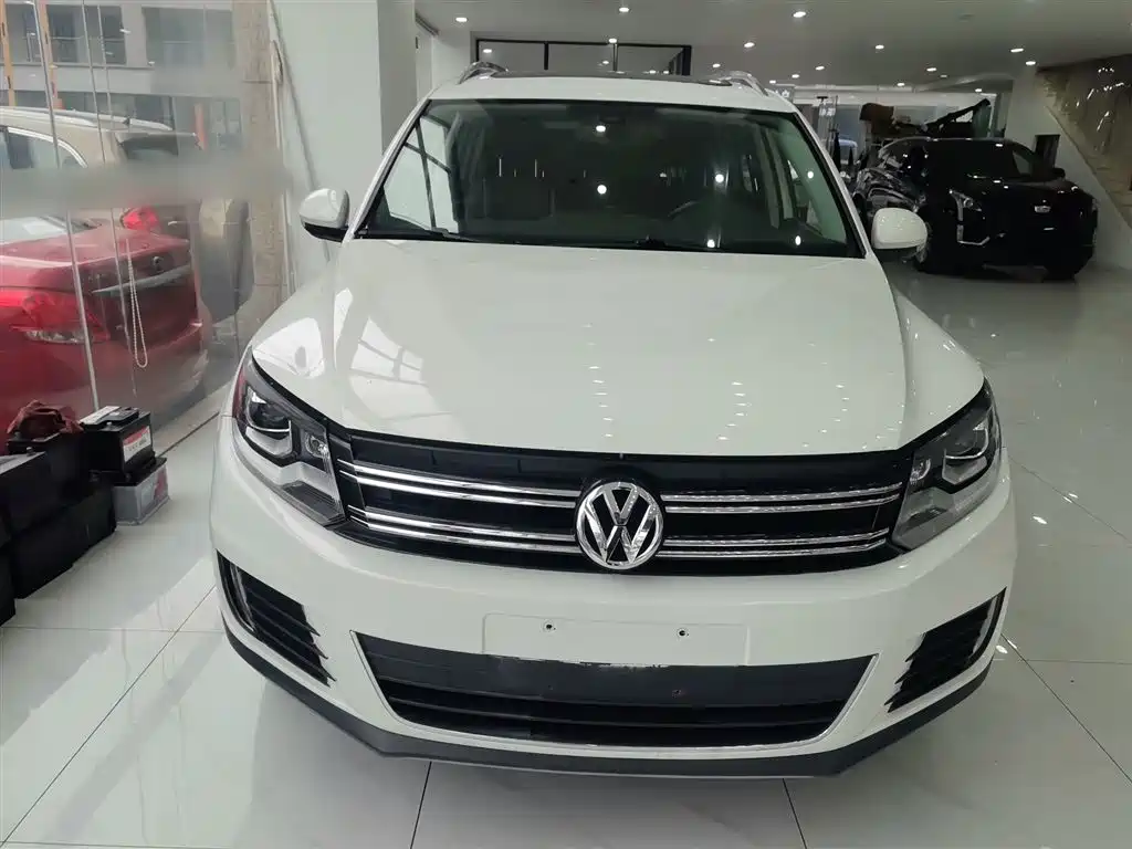 Volkswagen Tiguan 2015 1.8TSI Automatic 2WD Highline фото 3