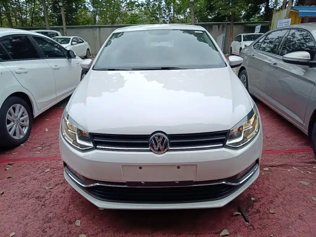Volkswagen Polo 2014 1.6L Automatic Comfort Edition фото 3